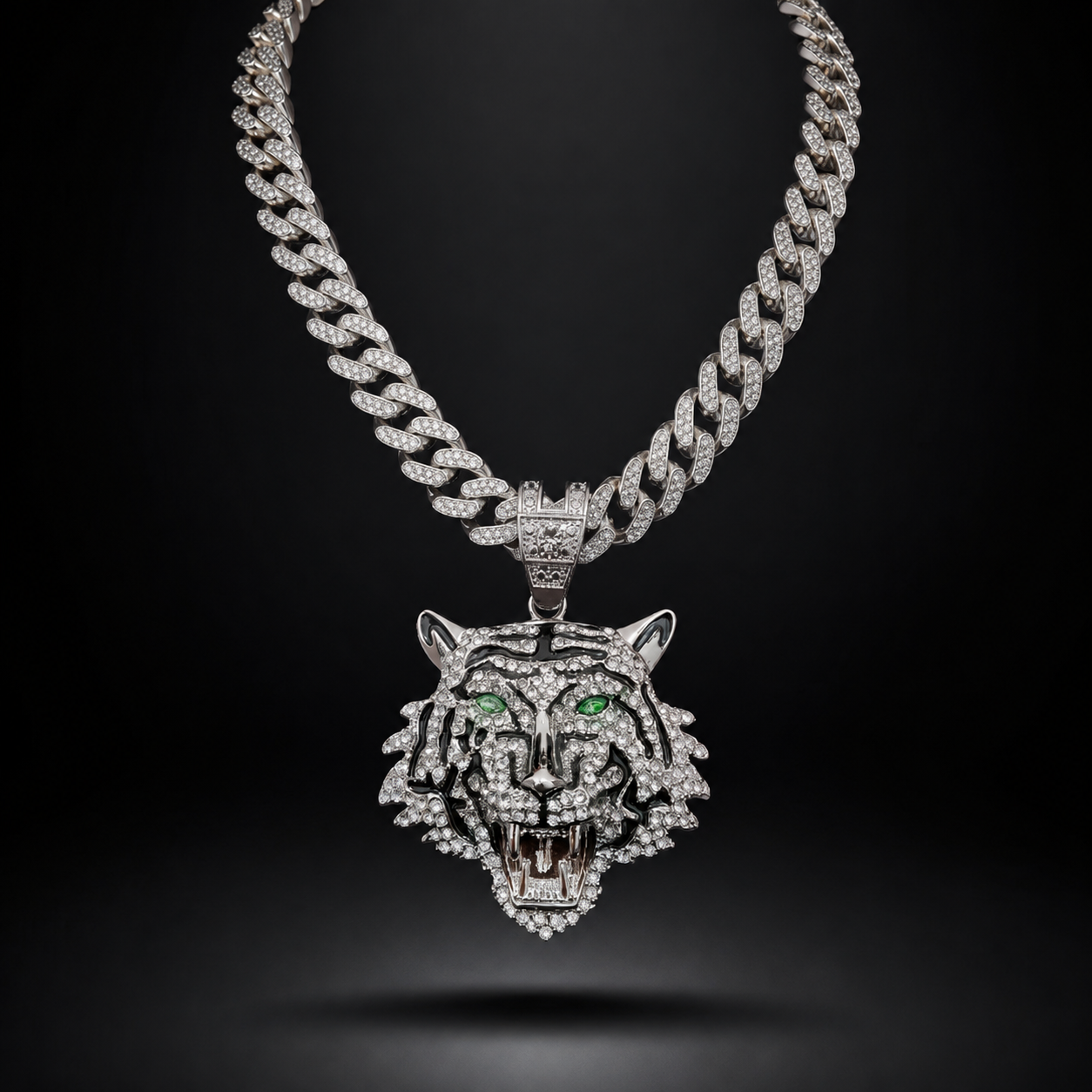 TORA — Collier Pendentif Tigre Chaîne Cubaine