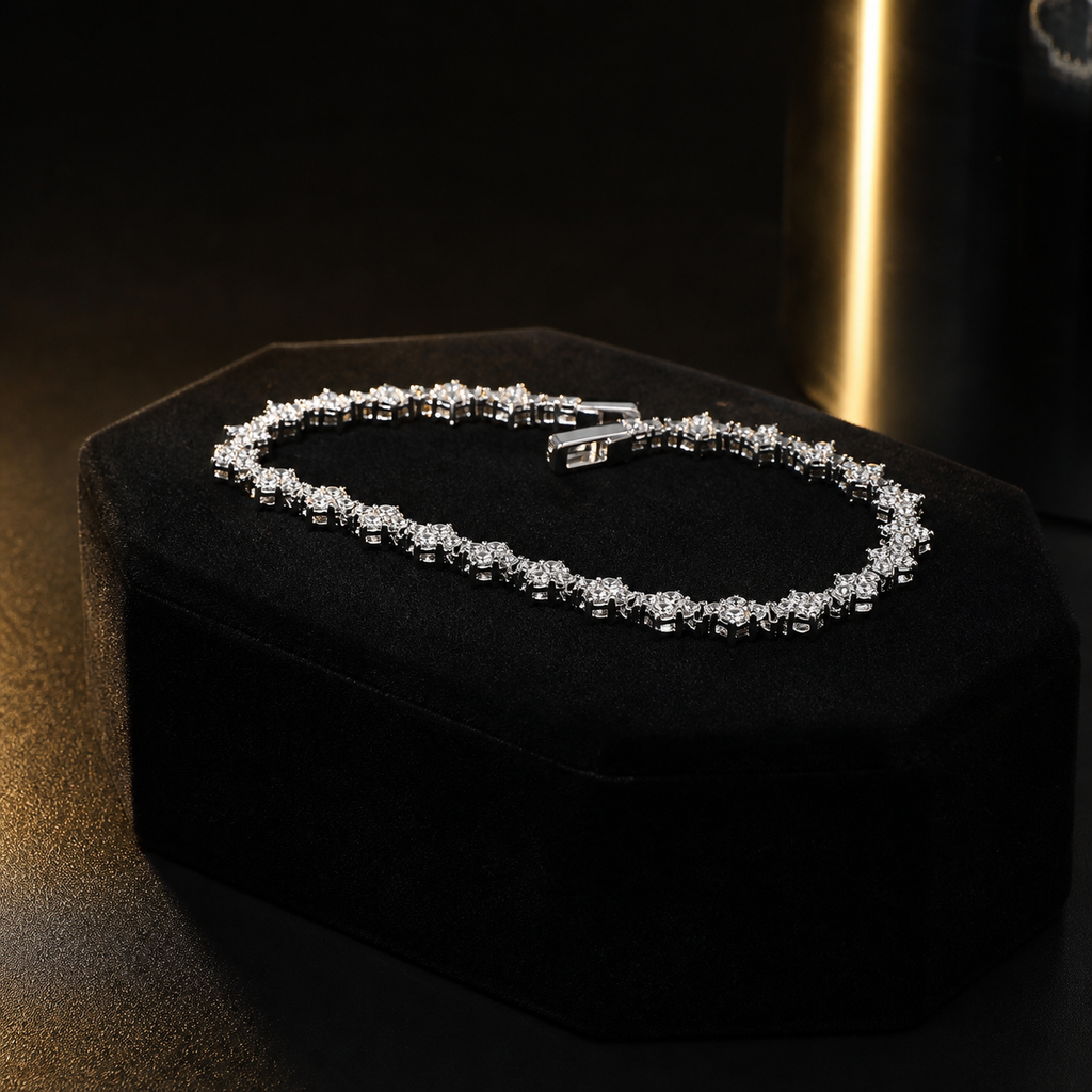 JUJI — Bracelet Perles Zircon Motif Croix